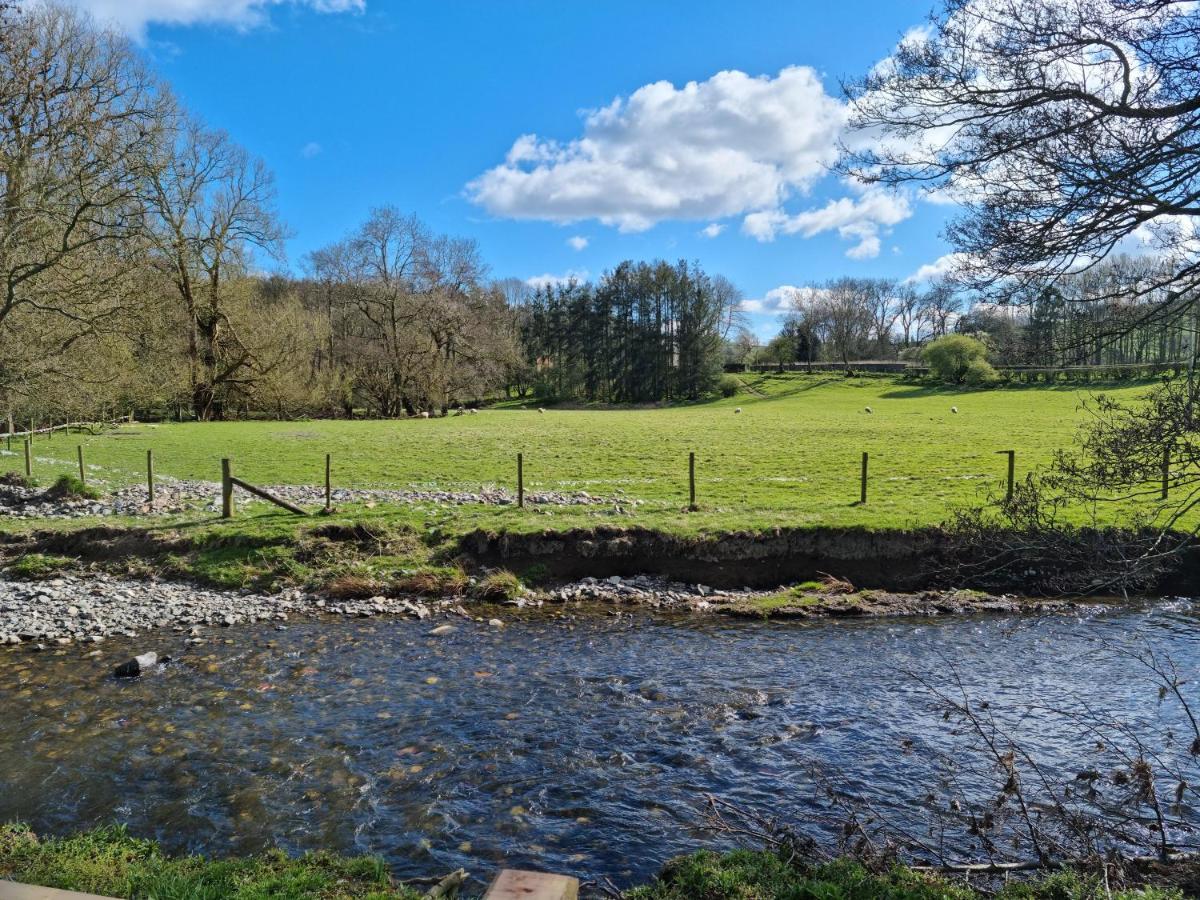 Riverside Cabin At Pen-Y-Bont Mill Hotel Oswestry Exterior photo